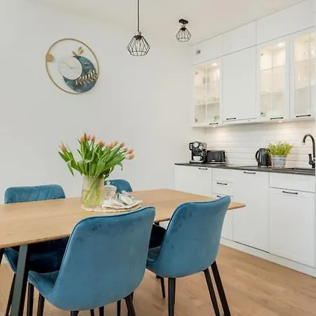 Luxury Close To The Beach, Apartment *