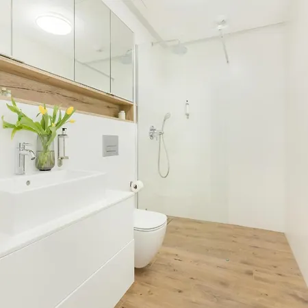 Luxury Close To The Beach, شقة بوبيروفو